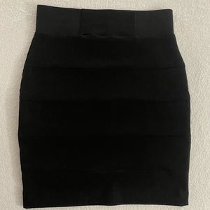 ❤️Petite Black mini pencil skirt. Size Small, NWOT